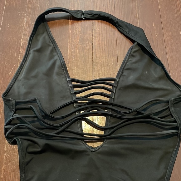 Women's Tobi Fine Line Strappy One Piece Swimsuit Large - Picture 12 of 15